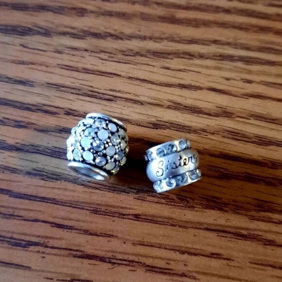 BRIGHTON Swarovski Crystal Sister Charm TIMELESS! - Picture 2 of 5